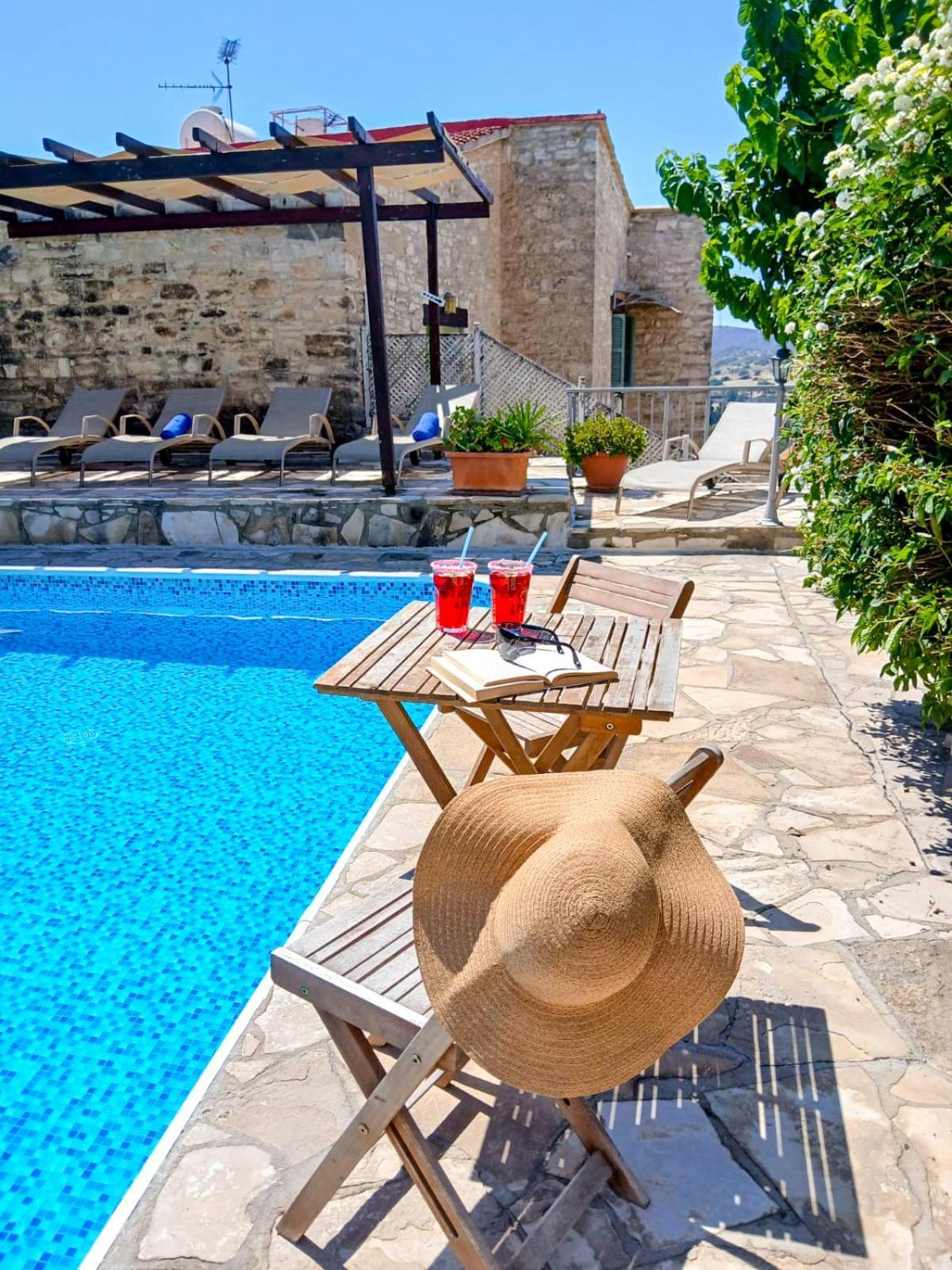 Athena'S Pool Oasis Leilighet Skarinou Eksteriør bilde